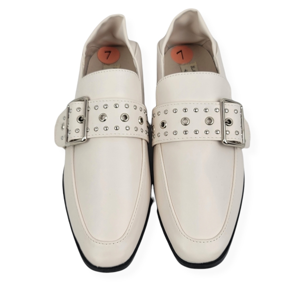 New Vintage Havana "Maureen" Cream  Studded Buckle Leather Loafers Size 7